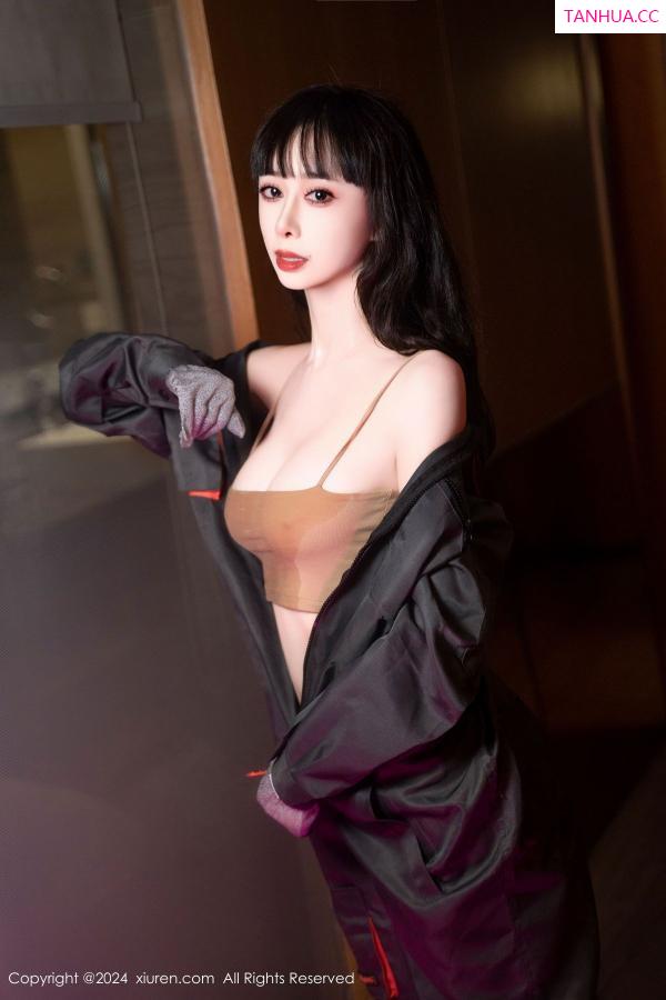   [XiuRen]高清写真图 2024.07.30 No.8938 宝宝甜 美腿性感第14张图片